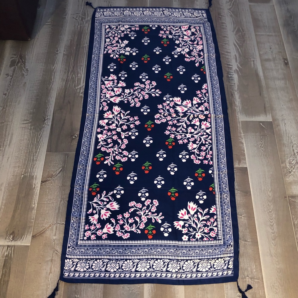 NWOT Cherry Floral scarf